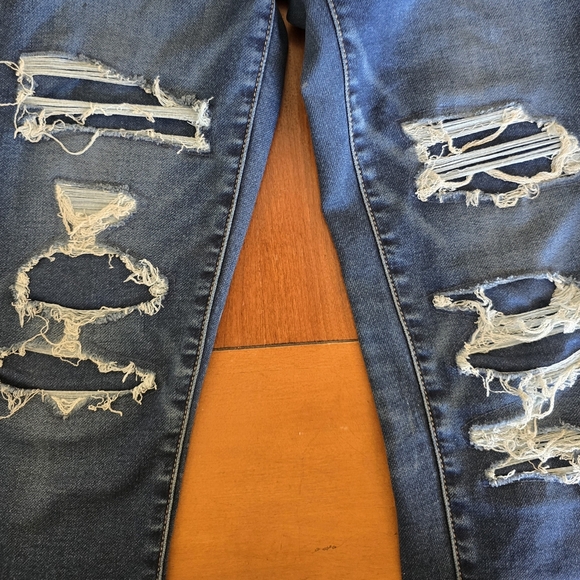American Eagle Distressed Skinny Jeans - Size 4 Short - Picture 4 of 5